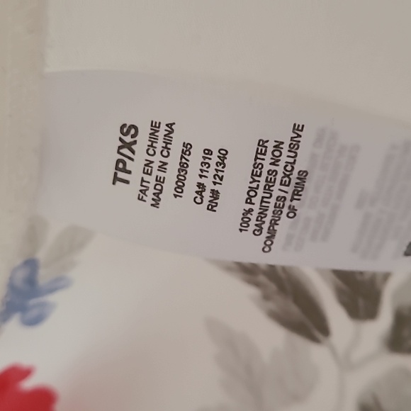 Dynamite Red and White Floral Blouse - Picture 5 of 5